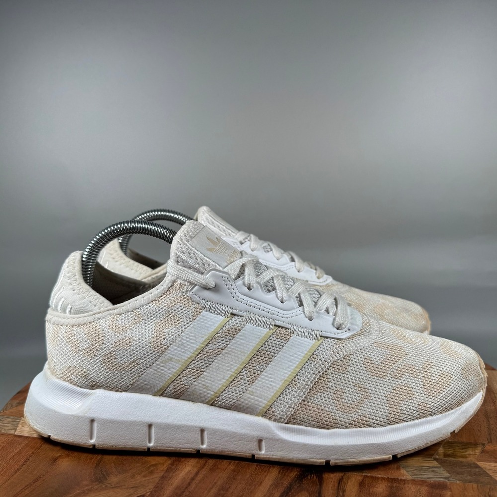 Adidas Swift Run X Womens 8.5 White Halo Amber Leopard Print Sneakers H01907